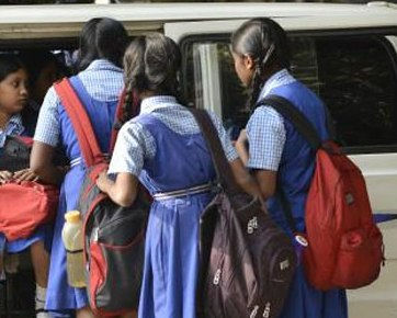 વિદ્યાર્થીઓ ગમે તે પ્રકારના ગરમ વસ્ત્રો પહેરી સ્કૂલે જઈ શકશેઃ ડીઈઓ 1 - image