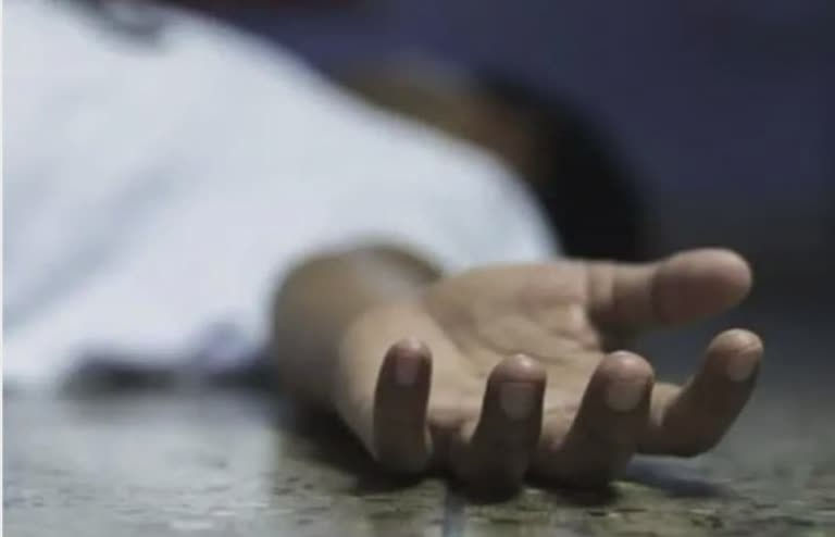 'મમ્મી મને માફ કરજે મારાથી ભૂલથી મોબાઇલ પડી ગયો', સુરતમાં 12 વર્ષની બાળકીનો આપઘાત 1 - image