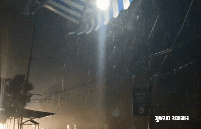 VIDEO: અમરેલીના સાવરકુંડલા, રાજુલા સહિત ગ્રામ્ય વિસ્તારોમાં ગાજવીજ સાથે ધોધમાર વરસાદ 3 - image