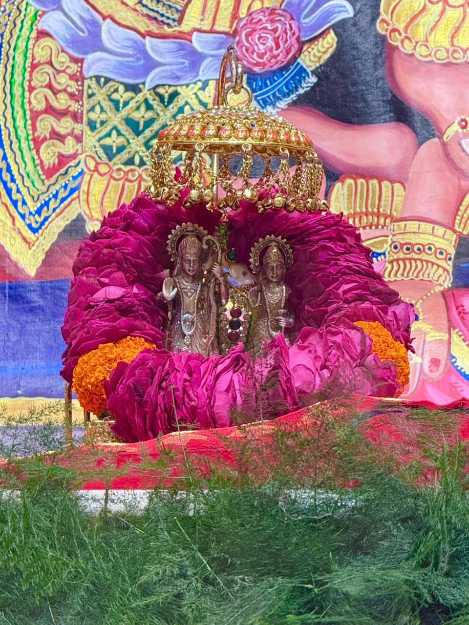 સાળંગપુરમાં દેવ દિવાળીએ દાદાને શણગાર, ડાયમંડ જડિત મયુરાકાર મુગટથી શોભી ઉઠ્યા કષ્ટભંજન દેવ 4 - image