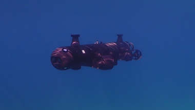 હોર્મુઝની ખાડીમાં  પાણીની અંદર ચાલતા અમેરિકી ડ્રોન, સુરંગો શોધીને ખુડદો બોલાવશે 2 - image