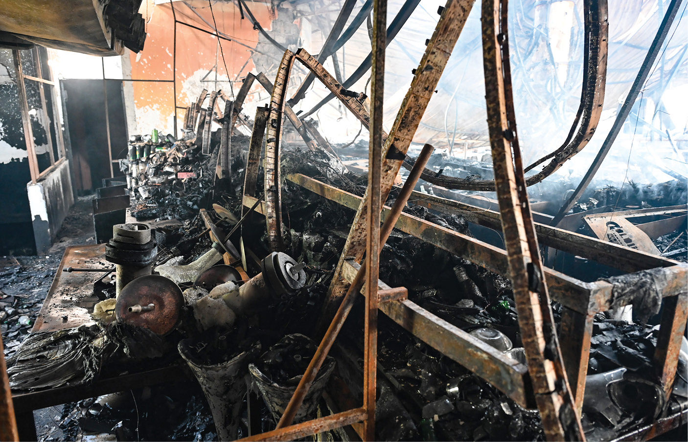 VIDEO: 'ફટાકડા ફોડતા લાગી આગ...', ગોવાના નાઇટ ક્લબમાં અગ્નિકાંડ મામલે CMનો મોટો ખુલાસો, 4 અધિકારીની ધરપકડ 3 - image