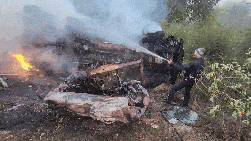 પંચમહાલમાં બે ટ્રક વચ્ચે ભયાનક ટક્કર બાદ આગ ભડકી, એક વ્યક્તિનું સળગી જતા મોત 1 - image