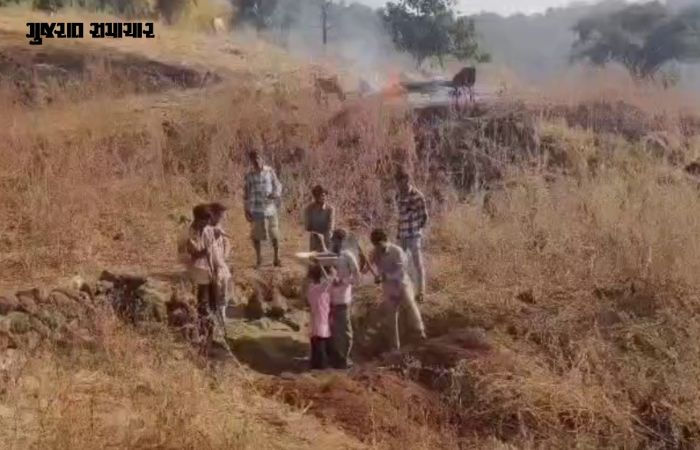 છોટા ઉદેપુર : ડુંગર વિસ્તારોમાં સ્થાનિકોના પાણી માટે વલખાં, યોજના ફક્ત કાગળ પર 3 - image