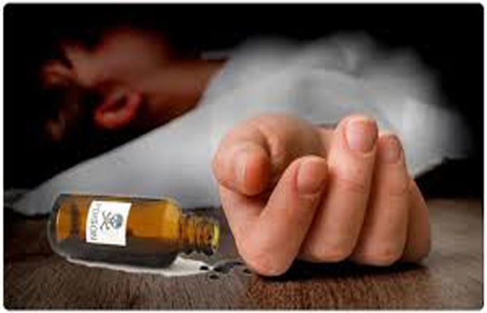 બોટાદમાં વ્યાજે લીધેલા નાણાની પઠાણી ઉઘરાણી થતા યુવાને ઝેરી દવા ગટગટાવી 1 - image