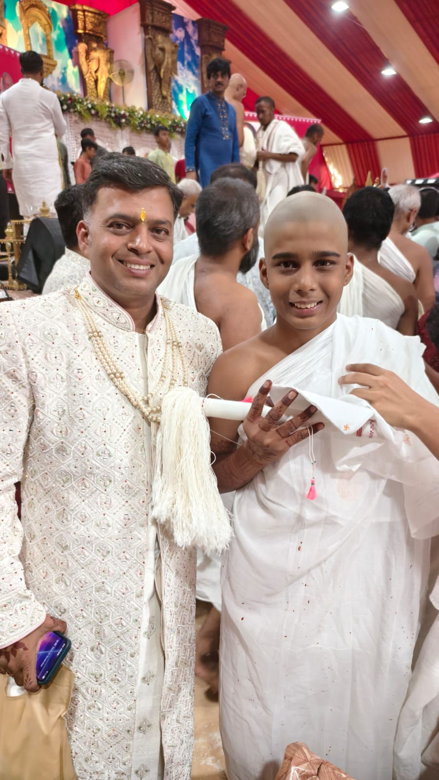 ૧૧ મહિના બાદ વેપારીના બીજા પુત્રએ પણ દીક્ષા લીધી 1 - image