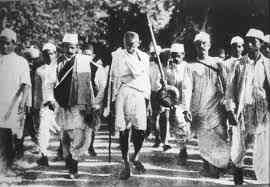 1917માં ગાંધીજીએ ચંપારણ સત્યાગ્રહ માટે ખેડૂતો પાસેથી પાઇ પણ લીધી ન હતી 2 - image