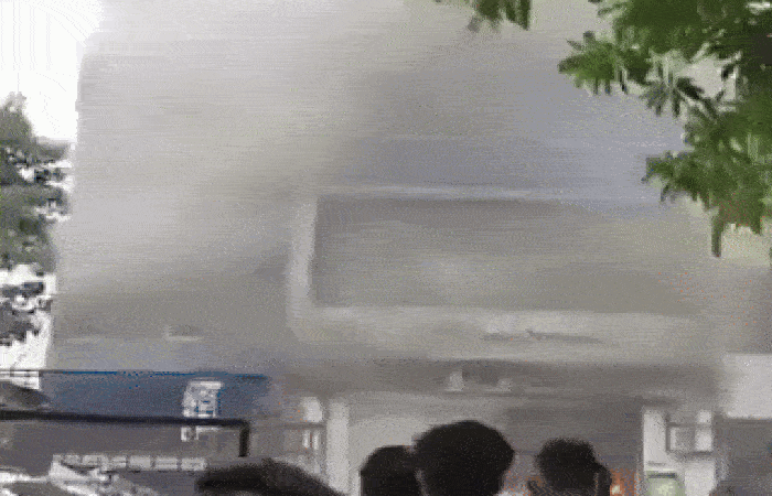 VIDEO : ઈન્ડોનેશિયાના જકાર્તામાં સાત માળની બિલ્ડિંગમાં આગ, 15 મહિલા સહિત 20ના મોત 1 - image