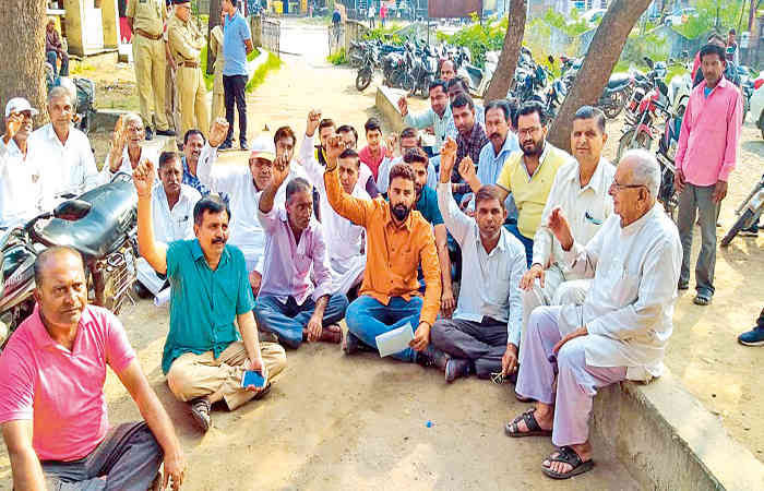 બાયડ તાલુકામાં બે ઇંચથી વધુ કમોસમી વરસાદ છતાં અનેક ખેડૂતો વળતરથી વંચિત 1 - image