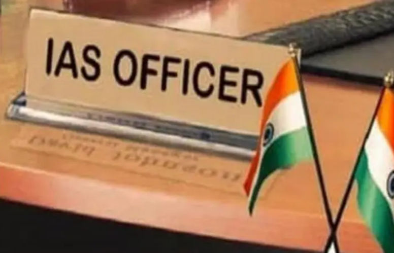 Gujarat govt effects major IAS reshuffle, 26 officers transferred