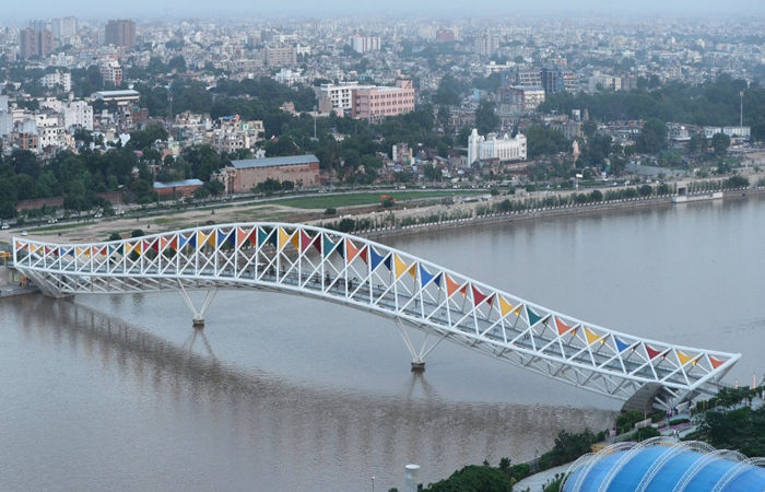 વડાપ્રધાને ઉદઘાટન કર્યું હવે AMCએ અટલ બ્રિજ માટે ફી નક્કી કરી 1 - image