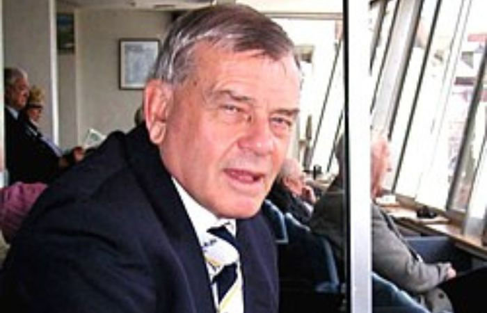 એશિયા કપ વચ્ચે જાણીતા અમ્પાયરનું નિધન, ક્રિકેટ જગતમાં શોકની લહેર 1 - image