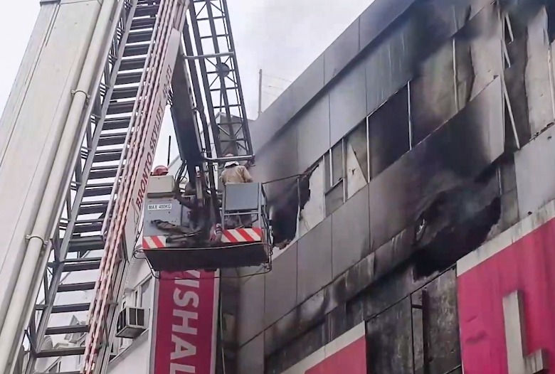 Delhi: Massive fire at Vishal Mega Mart in Karol Bagh claims two lives
