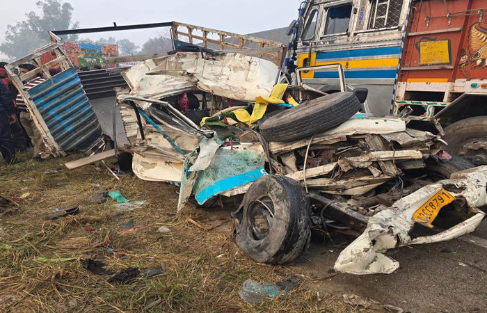 પંજાબના ફિરોજપુરમાં ટ્રક-પિકઅપ વચ્ચે ગમખ્વાર અકસ્માત, 9ના ઘટનાસ્થળે જ મોત, 15 ઈજાગ્રસ્ત 1 - image