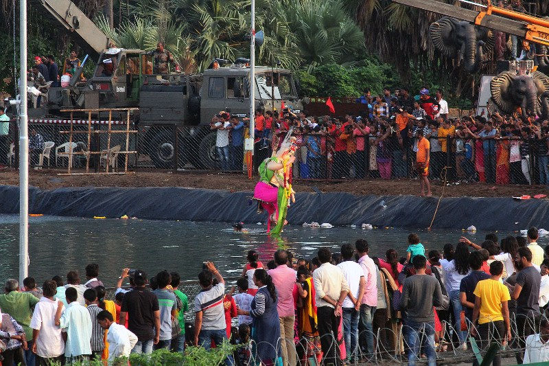 વડોદરામાં ગણેશજીની 50000 પ્રતિમા વિસર્જન થાય તેવી વ્યવસ્થાઃ11 કૃત્રિમ તળાવોમાં આજે વિસર્જનઃ4000 પોલીસ તૈનાત 3 - image