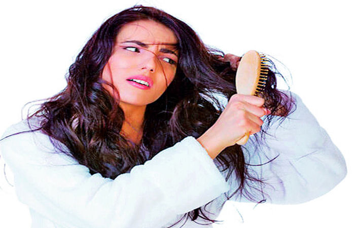 ચોમાસામાં વાળ અને ત્વચાની સંભાળ 1 - image