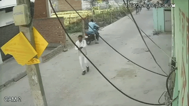 મિર્ઝાપુરમાં ફિલ્મી સ્ટાઈલમાં ધોળા દિવસે હત્યા, વકીલની ગોળી મારી હત્યા, ઘટનાનો લાઈવ વીડિયો વાઈરલ 1 - image