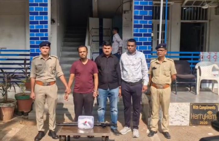 અમદાવાદઃ ઘર કંકાસમાં ફાયરિંગ કરનારો શખસ ઝડપાયો, નશામાં સસરાના ઘર બહાર તોફાન મચાવ્યું હતું 1 - image
