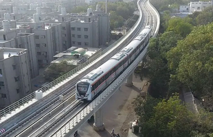 Metro between Ahmedabad-Gandhinagar