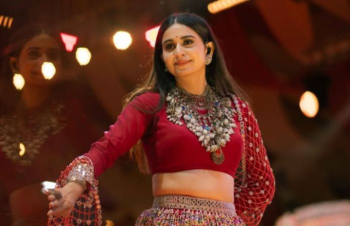 જાણીતી ગુજરાતી સિંગર કિંજલ દવેની આંતરજ્ઞાતિય સગાઈ મુદ્દે વિરોધ, સમાજ દ્વારા પરિવારનો બહિષ્કાર 1 - image