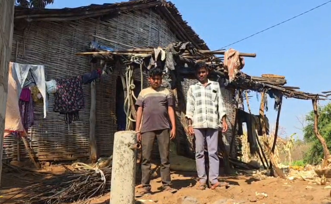 નસવાડીમાં 'નલ સે છલ': કુકરદામાં 3 વર્ષથી ટાંકી-નળ તૈયાર પણ પાણીનું ટીપુંય ટપક્યું નથી, 82 કરોડની યોજના 'પાણી'માં! 3 - image