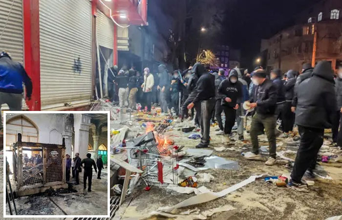 ટ્રમ્પના ઇશારે ઇરાન ભડકે બળ્યું, 200થી વધુ શહેરોમાં દેખાવ, 550થી વધુના મોત, મસ્જિદોને આગચંપી 1 - image