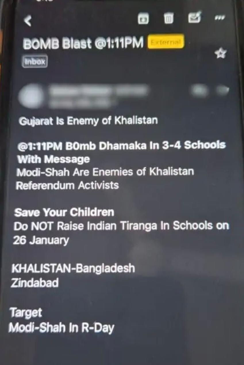 અમદાવાદમાં જાણીતી સ્કૂલોને બોમ્બથી ઉડાવી દેવાની ધમકીથી તંત્રમાં દોડધામ, વાલીઓ ચિંતિત 3 - image