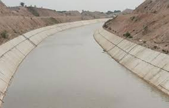 સિંચાઈ પાણી પ્રશ્ને ખેડૂતોએ હળવદ માળિયા હાઈ-વે પર ચક્કાજામ કર્યો 1 - image