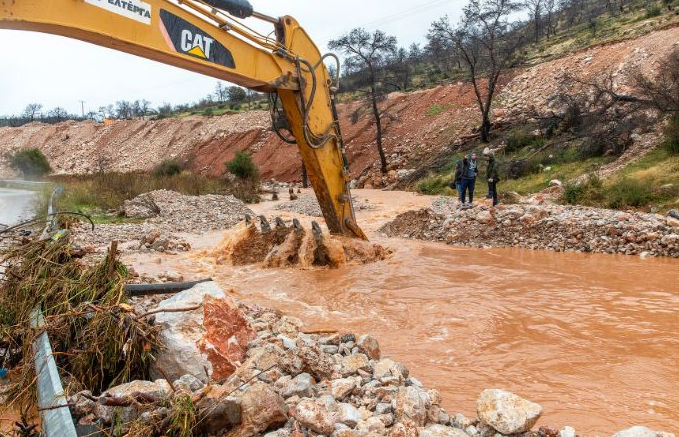 ગાઝામાં બેવડું સંકટ, ઈઝરાયલની નાકાબંધી વચ્ચે કુદરતનો પ્રકોપ, ઠંડી અને પૂરથી અનેક મોત 1 - image