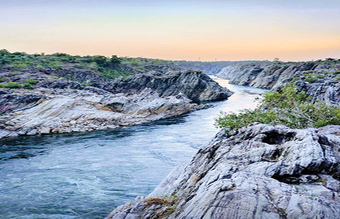 ભેડાઘાટના નર્મદાના આરસના કોતર . 1 - image