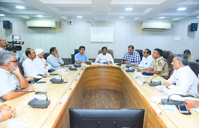 કચ્છના વિવિધ વિસ્તારોમાં ટપોટપ મૃત્યુ રહસ્યમય ફ્લૂ નહીં પણ આ કારણે થયા: આરોગ્યમંત્રીનો દાવો 1 - image