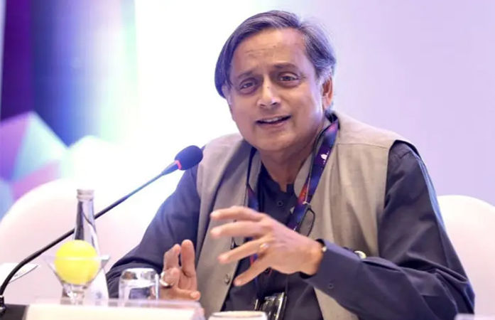 શશિ થરૂરને ફરી મળી મોટી જવાબદારી, લોકસભામાં સંસદીય સમિતિઓનું થયું પુનર્ગઠન 1 - image