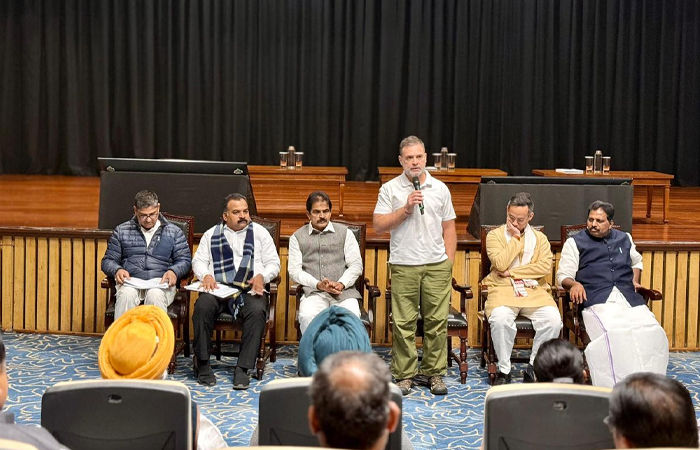 સતત ત્રીજી વખત કોંગ્રેસની બેઠકમાં શશી થરુર ગેરહાજર, મનીષ તિવારી પણ ન પહોંચતા તર્કવિતર્ક 1 - image