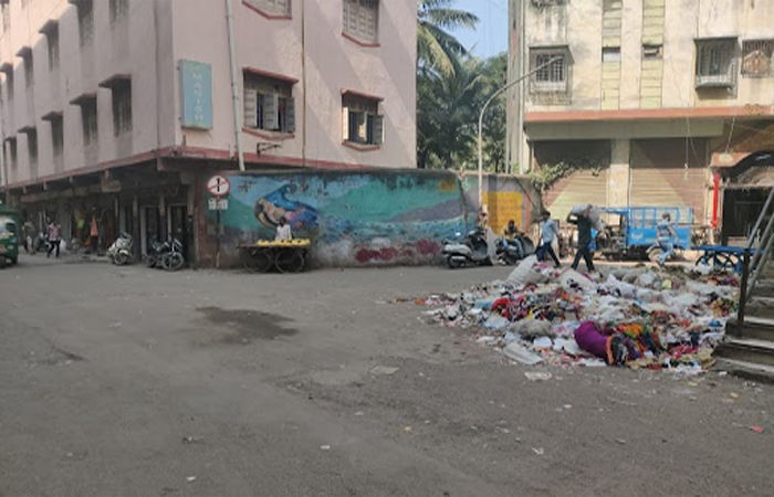 શહેરના કેટલાક ન્યુસન્સ પોઈન્ટ પર ફેંકાતો કચરો સ્વચ્છ સુરત મિશન માટે ખતરો 2 - image