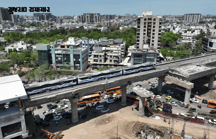 પાલિકાની ચૂંટણી પહેલા સુરતમાં મેટ્રો ટ્રેનનું ટ્રાયલ રન શરૂ, ડ્રીમ સિટીથી અલથાણ ટેનામેન્ટ સ્ટેશન વચ્ચે વાયડક્ટનું કામ પૂર્ણ 1 - image