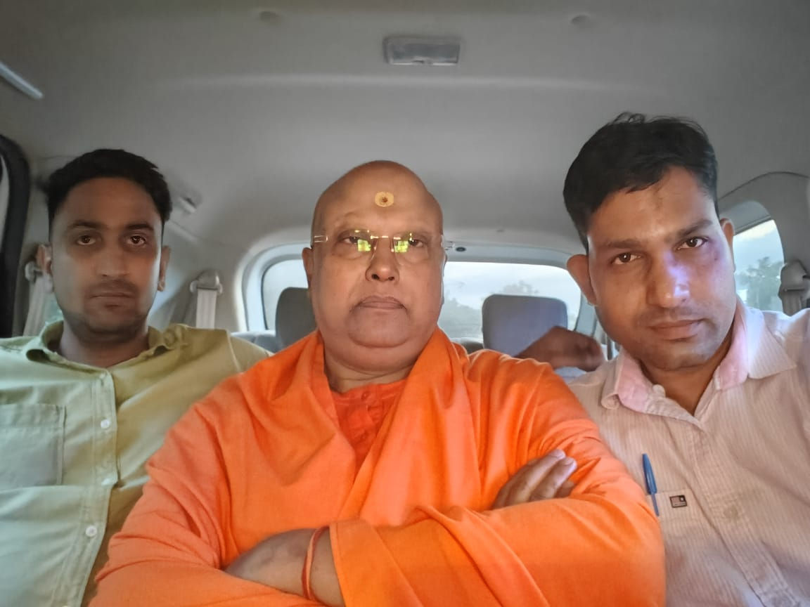 Swami Chaitanyanand accused of molesting 17 women arrested from Agra  