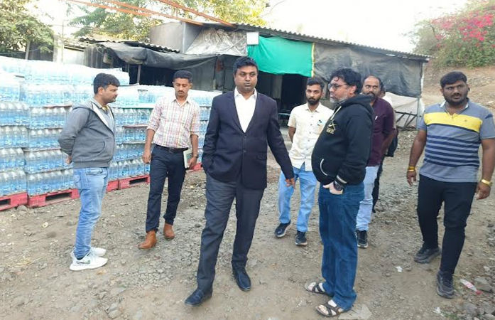 વાડે ચિભડા ગળ્યા: સુરેન્દ્રનગરના ચોટીલામાં વનકર્મીએ સરકારી જમીન પર બનાવી દીધુ ગોડાઉન, તંત્રએ સીલ મારી ગુનો નોંધ્યો 2 - image