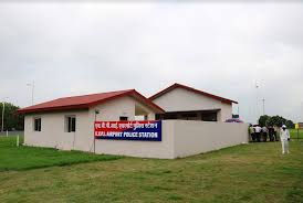 એરપોર્ટમાંથી વાન બહાર લાવીને ડીઝલની ચોરી કરતા બે શખ્સો ઝડપાયા 2 - image