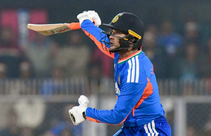 અભિષેક શર્માની તોફાની બેટિંગ જોઈ પાકિસ્તાની દિગ્ગજો પણ નતમસ્તક! સરહદ પાર પણ ગુંજ્યું ભારતીય સ્ટારનું નામ 2 - image