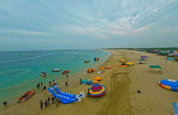 દેવભૂમિ દ્વારકા: શિવરાજપુર બીચ જવાના હોવ તો ચેતજો! 30મી જુલાઈ સુધી નહાવા પર પ્રતિબંધ 1 - image