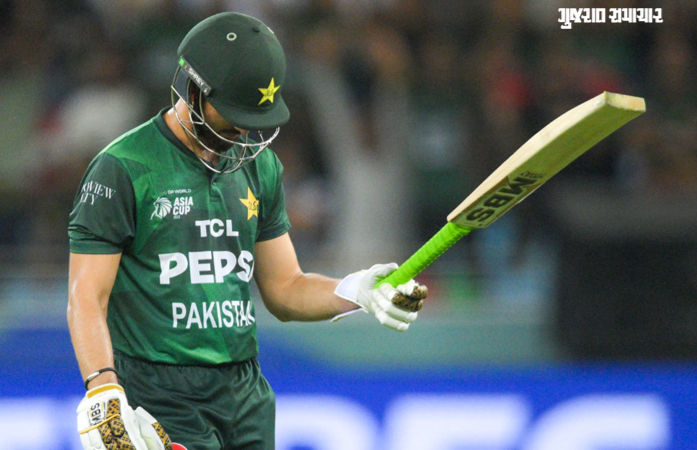 VIDEO: બાંગ્લાદેશ-પાકિસ્તાન વચ્ચેની ક્રિકેટ મેચમાં રનઆઉટ વિવાદ, સલમાન અલી આગા અજીબ રીતે થયો આઉટ 1 - image