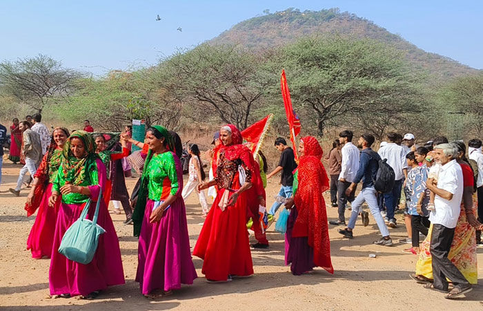 ચોટીલા ડુંગરની છઠ્ઠી પરિક્રમામાં દોઢ લાખથી વધુ શ્રધ્ધાળુઓ ઉમટયા 1 - image