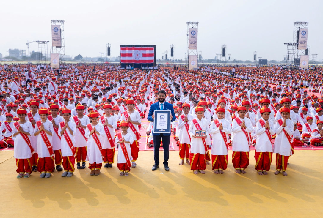 વડોદરા: મહંત સ્વામી મહારાજનો 92મો જન્મજયંતી મહોત્સવ રંગેચંગે ઉજવાયો, બે ગિનિસ વર્લ્ડ રેકોર્ડસ નોંધાયા 5 - image