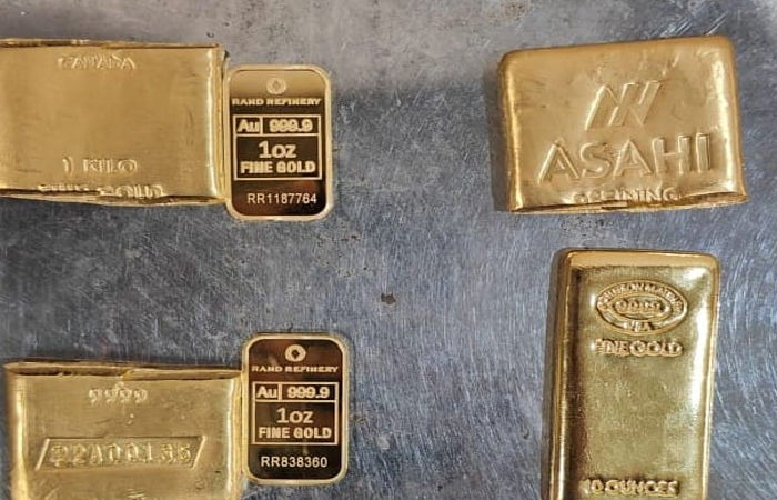 અમેરિકાથી દોઢ કરોડના સોનાની તસ્કરી કરતા એર ઈન્ડિયાના ક્રૂ મેમ્બરની મુંબઈ એરપોર્ટ પર ધરપકડ 1 - image