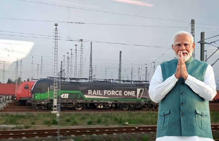 PM Modi travel in Train
