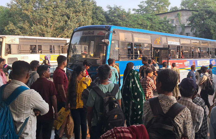 હોળી-ધૂળેટી તહેવાર નિમિત્તે એકસ્ટ્રા ૩૨૫ બસોનું સંચાલન કરાશે 1 - image