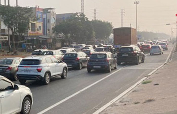 AMC to widen key Shahibaug roads to ease traffic near Civil Hospital