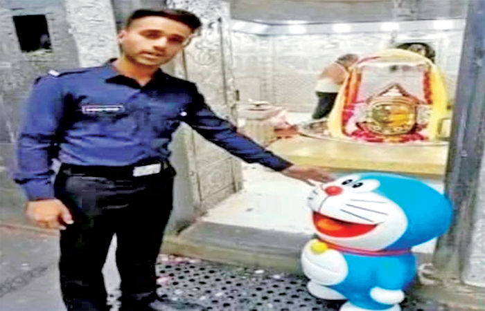 ઉજ્જૈનમાં મહાકાલના મંદિરમાં ડોરેમોનને દર્શન કરતો બતાવાતા વિવાદ, AI દ્વારા બનાવ્યો હતો VIDEO 1 - image