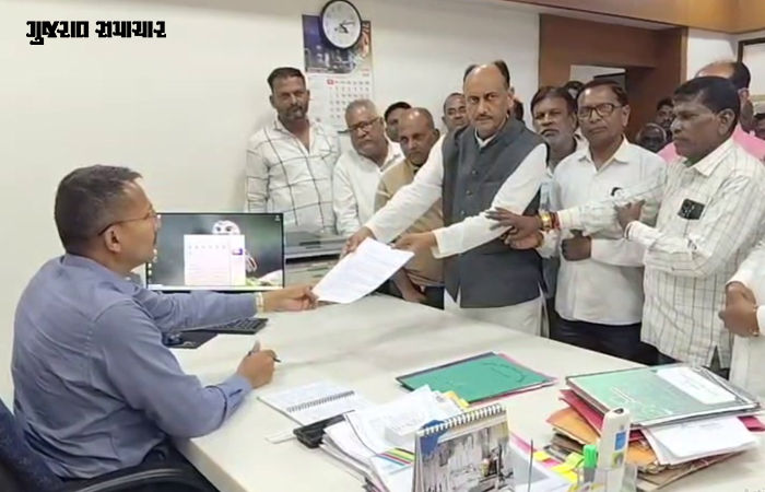 પંચમહાલ: મોરવા હડફમાં તાલુકા પંચાયતની બેઠકોની ફાળવણી મુદ્દે વિરોધ, અનામતમાં અન્યાયના આક્ષેપ સાથે કલેક્ટરને રજૂઆત 2 - image