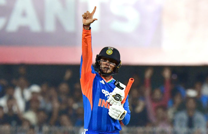 અભિષેક શર્માની તોફાની બેટિંગ જોઈ પાકિસ્તાની દિગ્ગજો પણ નતમસ્તક! સરહદ પાર પણ ગુંજ્યું ભારતીય સ્ટારનું નામ 1 - image